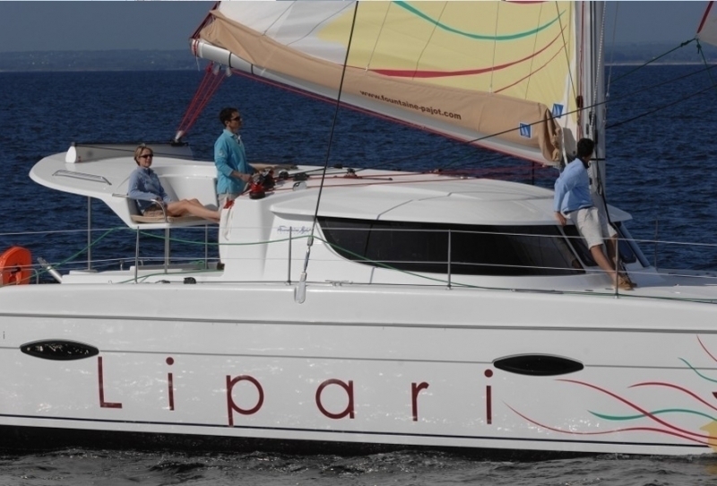 catamaran tour lipari