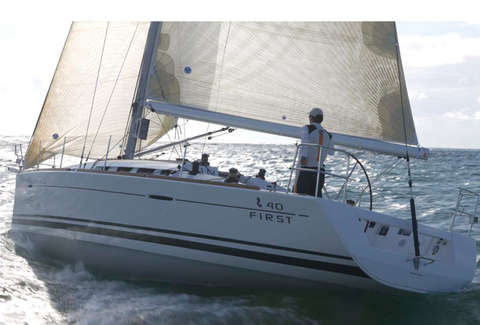 Voilier First 40 en navigation