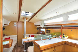 Carré convivial Sun Odyssey 36i