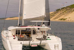 Navigation les Glénan en Bretagne sud Lagoon 450S