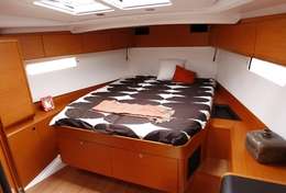 Grande cabine avant du Sun Odyssey 509